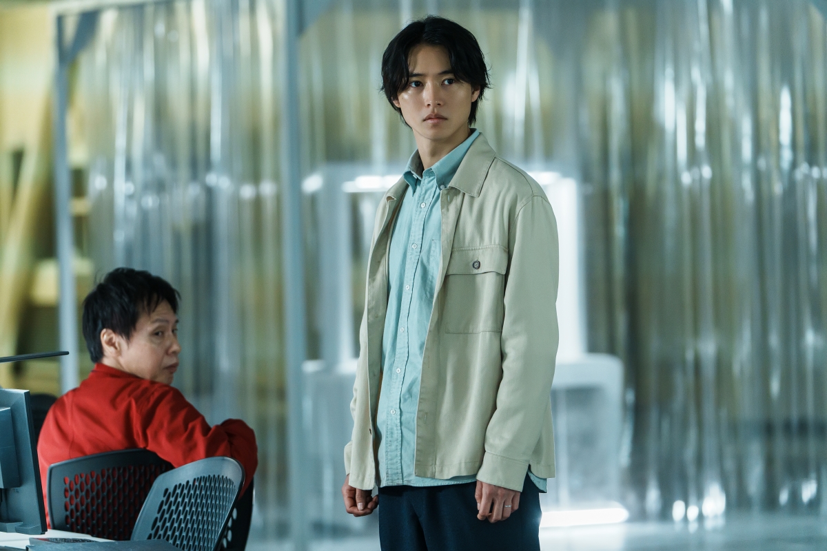 山崎賢人、土屋太鳳が再び命懸けの「げぇむ」に挑む!賀来賢人、磯村勇斗らの怪しい存在感も光る「今際の国のアリス」の人間模様